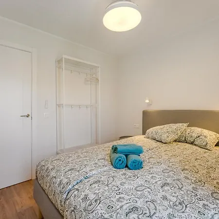 3-bedroom In Playa De Americas With Ac, Pool, Parking Apartament Playa de las Americas (Tenerife)