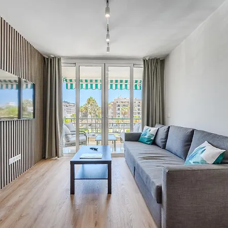 Apartament 3-bedroom In Playa De Americas With Ac, Pool, Parking