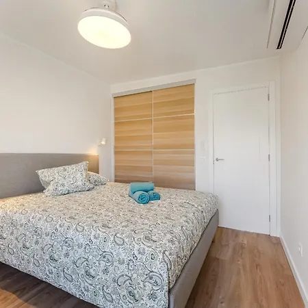 Apartament 3-bedroom In Playa De Americas With Ac, Pool, Parking *