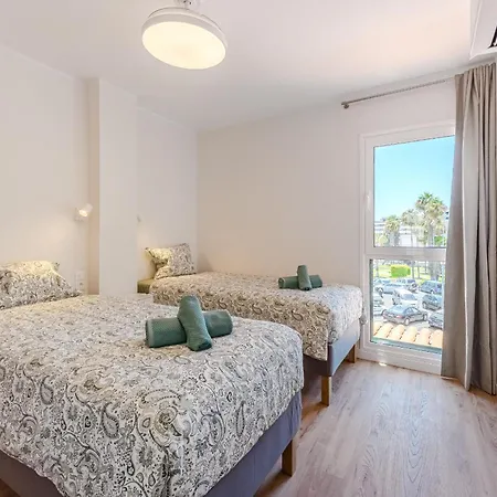 3-bedroom In Playa De Americas With Ac, Pool, Parking * Playa de las Americas (Tenerife)